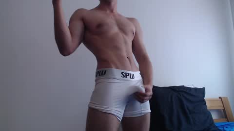 Snapshot of whiteboymask chatting on December 13, 4:16 pm Whiteboymask online show from December 13, 4:16 pm