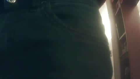 Snapshot of whiteduke81 chatting on February 9, 5:54 pm Whiteduke online show from February 9, 5:54 pm