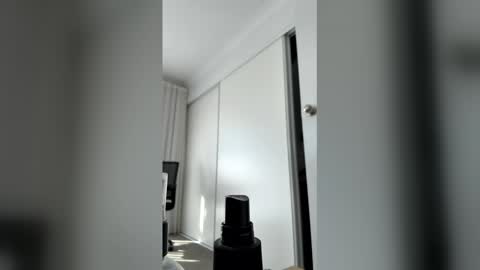 whitehung87 online show from April 27, 10:59 pm