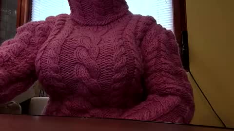 whitesweater online show from December 3, 7:36 am