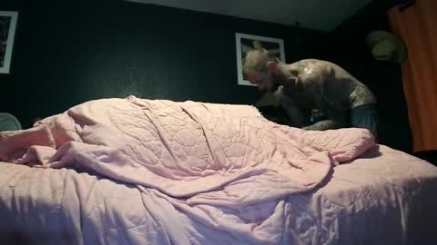 Snapshot of whyteboi8989 chatting on October 1, 6:06 am whyteboi8989 online show from October 1, 6:06 am