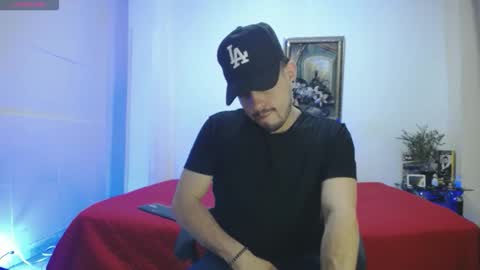 william_steel_ online show from February 12, 4:35 pm