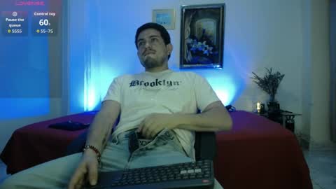 william_steel_ online show from April 4, 10:18 pm