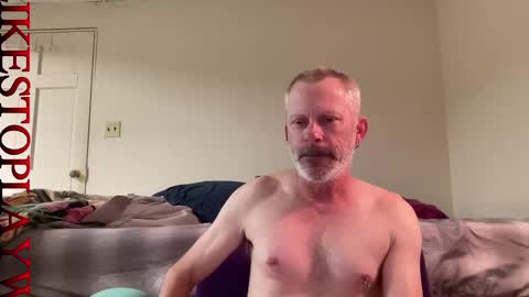 Snapshot of willylikestoplay74 chatting on October 17, 11:09 pm Twisted Will online show from October 17, 11:09 pm