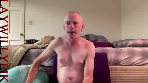 Snapshot of willylikestoplay74 chatting on December 5, 12:52 am Twisted Will online show from December 5, 12:52 am