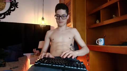  W O L F  online show from April 17, 11:24 am