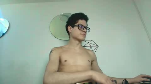Snapshot of wolfan_sky chatting on October 22, 2:43 pm W O L F online show from October 22, 2:43 pm