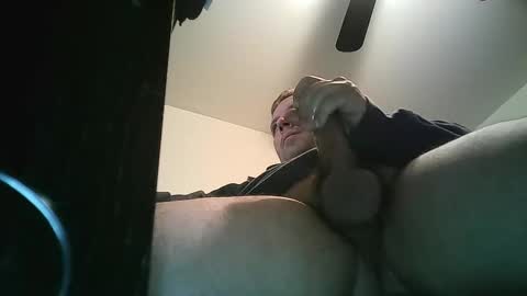 Snapshot of womenlovememan chatting on January 22, 1:31 am Ryan online show from January 22, 1:31 am