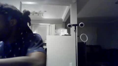 Snapshot of woodpipe69 chatting on January 5, 12:53 pm Woodpipe69 online show from January 5, 12:53 pm