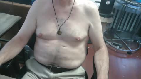 woodworker6473 online show from April 16, 10:34 pm