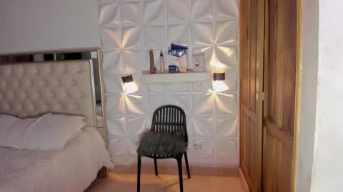 wyatt online show from November 25, 4:03 am