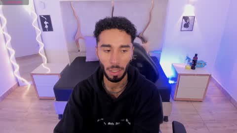 ISSANDER online show from February 8, 7:38 pm