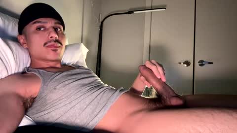 xmomentumx online show from December 8, 4:57 am