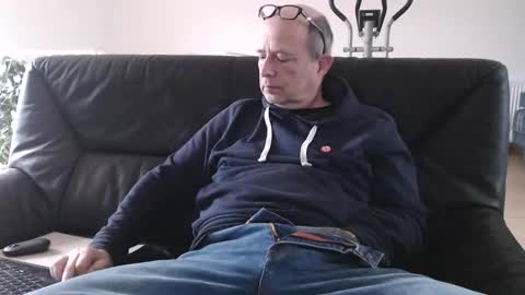 xtommix69 online show from December 14, 10:11 am