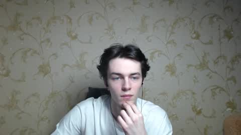 traqqq online show from December 18, 11:01 pm