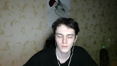 traqqq online show from March 30, 7:59 pm