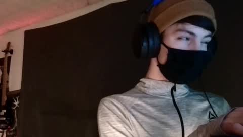 Snapshot of xxwhitefoxx chatting on March 1, 9:29 am David Fox online show from March 1, 9:29 am