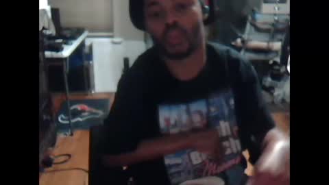 xxxonwheelz online show from October 28, 4:37 am