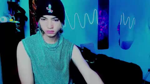 xzerox_ online show from September 12, 11:32 am