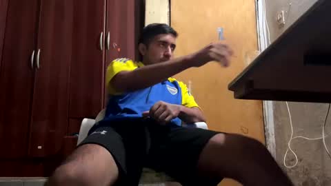 Snapshot of y0ungwithbrowndick chatting on January 4, 6:52 am BROWN DICK online show from January 4, 6:52 am