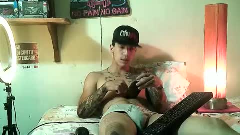 yeisoncastellanos1999 online show from March 26, 6:45 pm