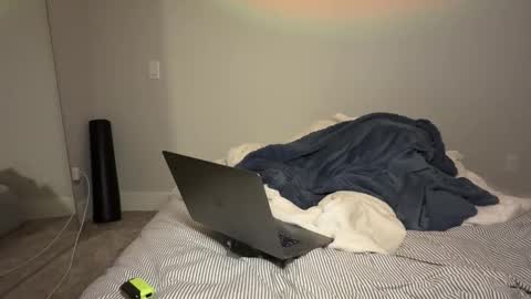 yngdesire1 online show from January 10, 9:46 am