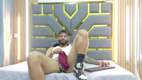 YORBY MAX online show from January 7, 1:05 pm