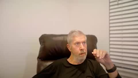 Colorado Guy Straight online show from November 27, 1:37 pm