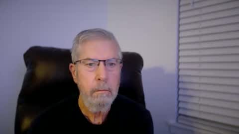 Colorado Guy Straight online show from December 5, 12:12 pm