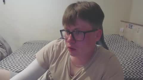 Max online show from April 30, 3:41 pm