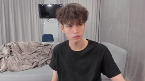 your_shy_guy online show from January 6, 7:56 pm