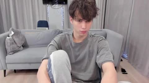 your_shy_guy online show from January 17, 6:58 pm