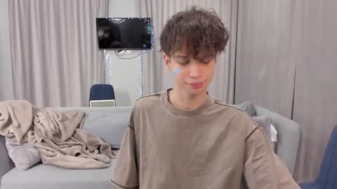 your_shy_guy online show from January 10, 8:04 pm