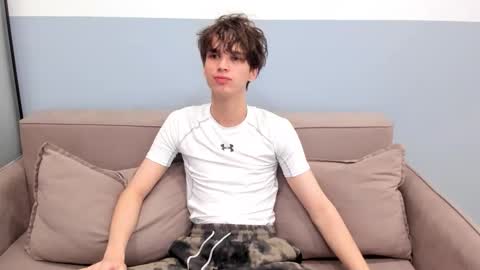 your_shy_guy online show from September 20, 7:47 pm