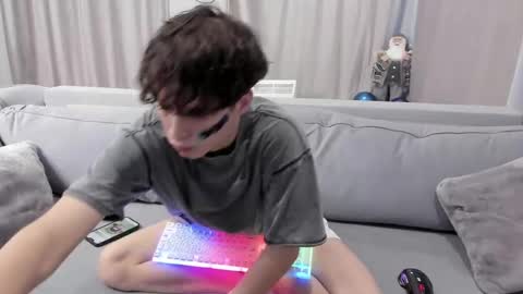 your_shy_guy online show from March 5, 2:23 pm