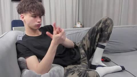 your_shy_guy online show from February 1, 7:13 pm