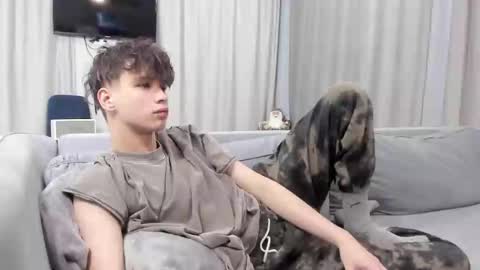 your_shy_guy online show from February 8, 2:05 pm