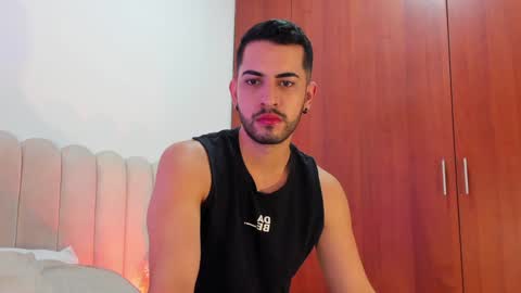 Snapshot of yourboynextdoor1 chatting on December 4, 10:13 am YOURBOYNEXTDOOR online show from December 4, 10:13 am