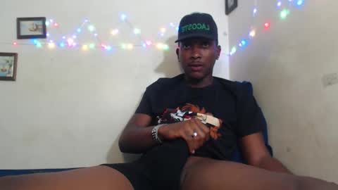 Yourdaddy2005 online show from September 27, 12:14 pm