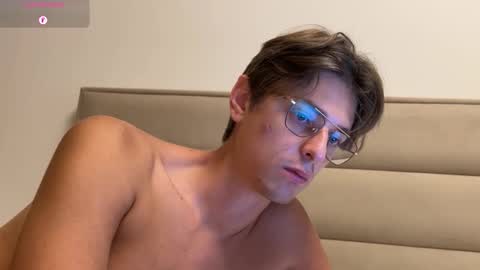 Chris online show from October 25, 8:05 am