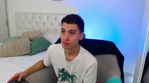 yulian_vasquez online show from February 16, 7:23 pm