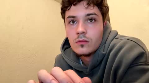 yungstudbev online show from September 29, 4:22 am