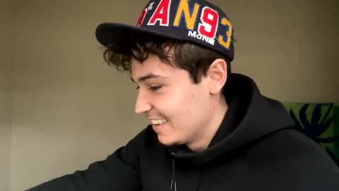 yungstudbev online show from February 11, 8:31 pm