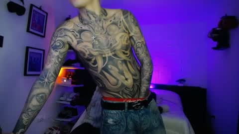 zac_muller1 online show from May 26, 12:50 am