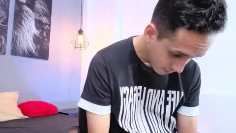 zack_isback online show from May 25, 7:53 pm