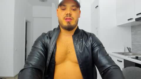 Snapshot of zackconnorsx chatting on October 22, 9:18 pm Zack online show from October 22, 9:18 pm