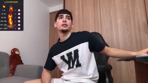 Snapshot of zenn_rush chatting on December 11, 7:54 pm Zenn online show from December 11, 7:54 pm