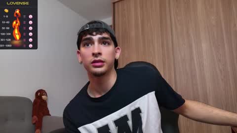 Snapshot of zenn_rush chatting on December 17, 11:17 am Zenn online show from December 17, 11:17 am