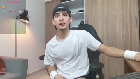 Snapshot of zenn_rush chatting on February 15, 2:33 pm Zenn online show from February 15, 2:33 pm