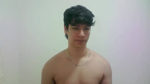 zeus_183 online show from March 27, 8:26 am